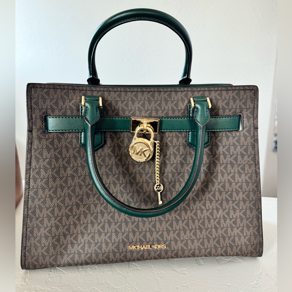 Michael Kors, color brown with green, perfect conditions, lock comes with key